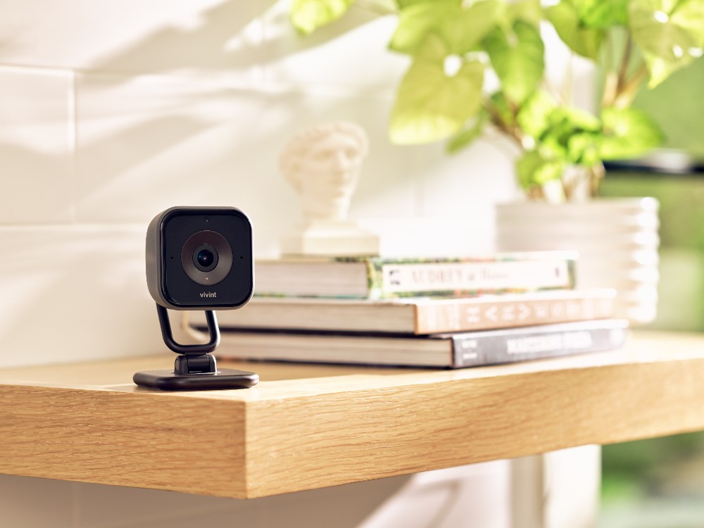 Security cameras that store work with vivint